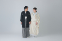 シンプルな白背景でおふたりらしく(和装スタジオPLUS)