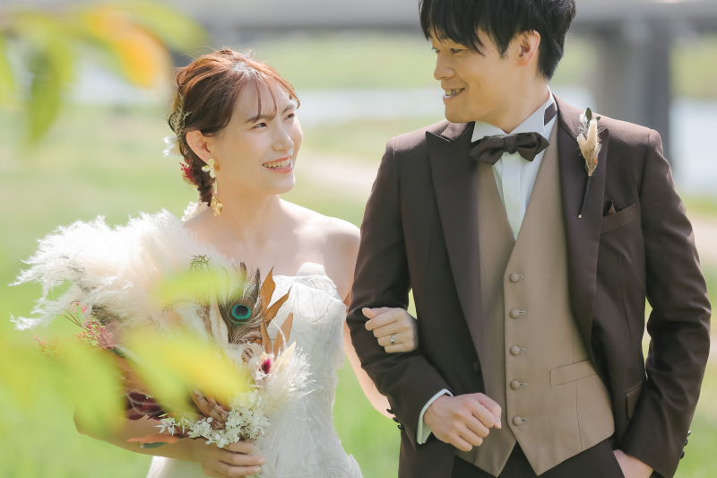 お二人思い出の鴨川でロケーションフォト