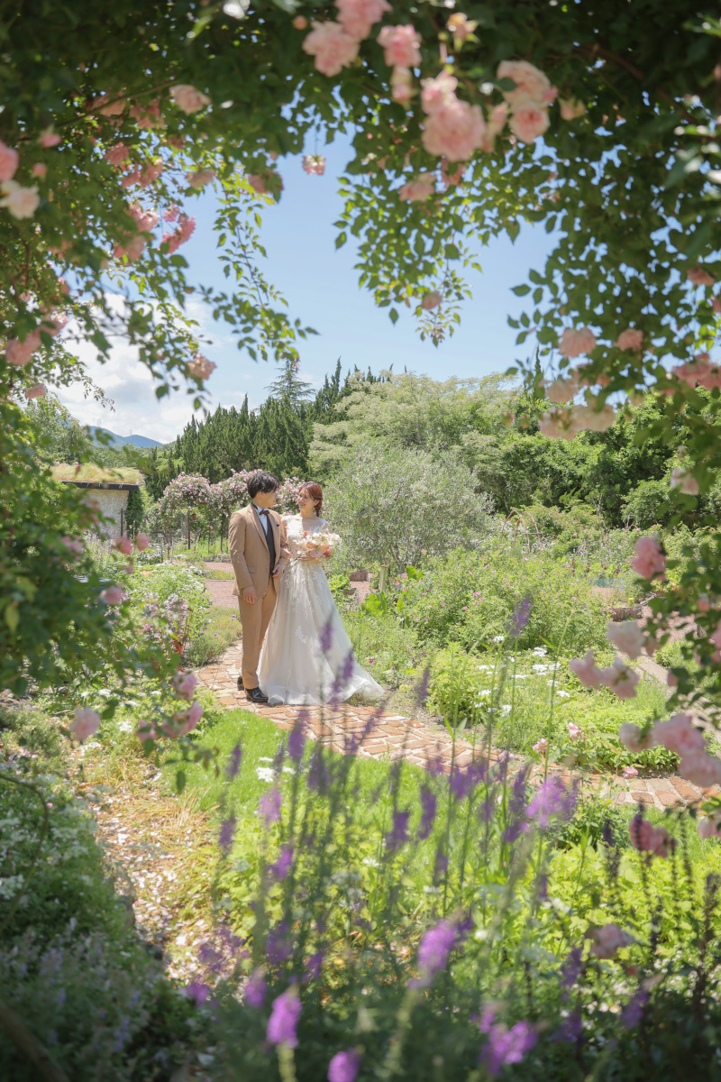 English Gardenで豪華なウエディングフォトを残しませんか?