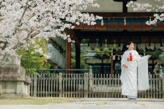 日吉神宮での美しい和装ウェディングフォト