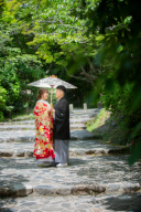 瑞々しい嵐山の緑に包まれて