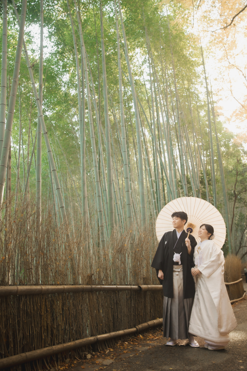 竹林から紅葉まで、嵐山で叶える白無垢ロケーションフォト