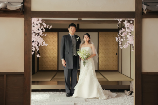 屋内庭園で洋装!