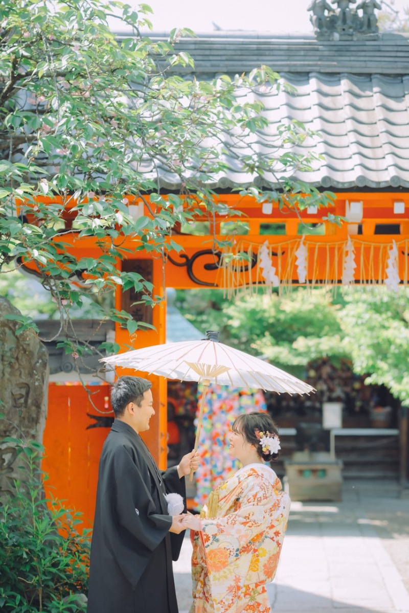 新緑豊かな朝の八坂で^^