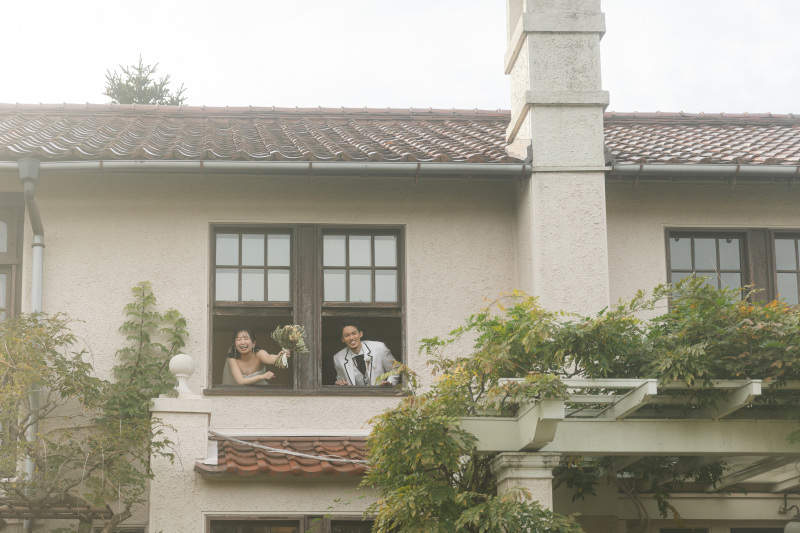 レトロな空間で洋装ウエディング