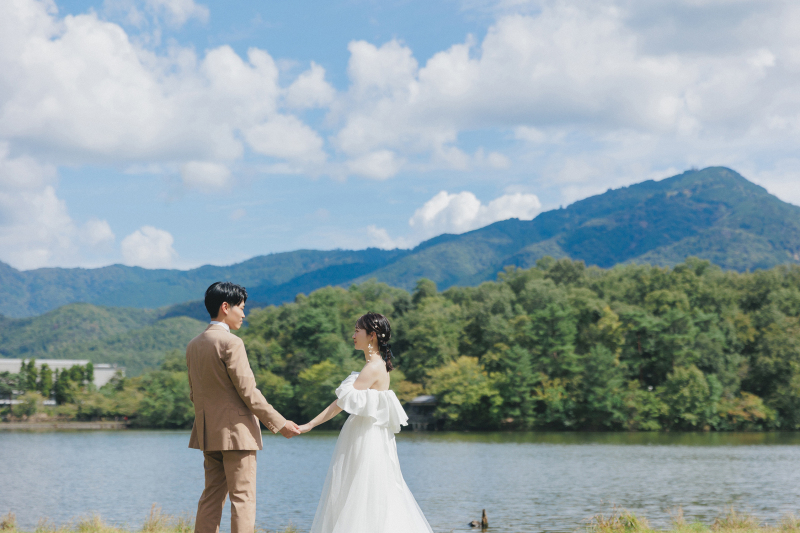 宝ヶ池の自然と共に祝福されたウェディングフォト