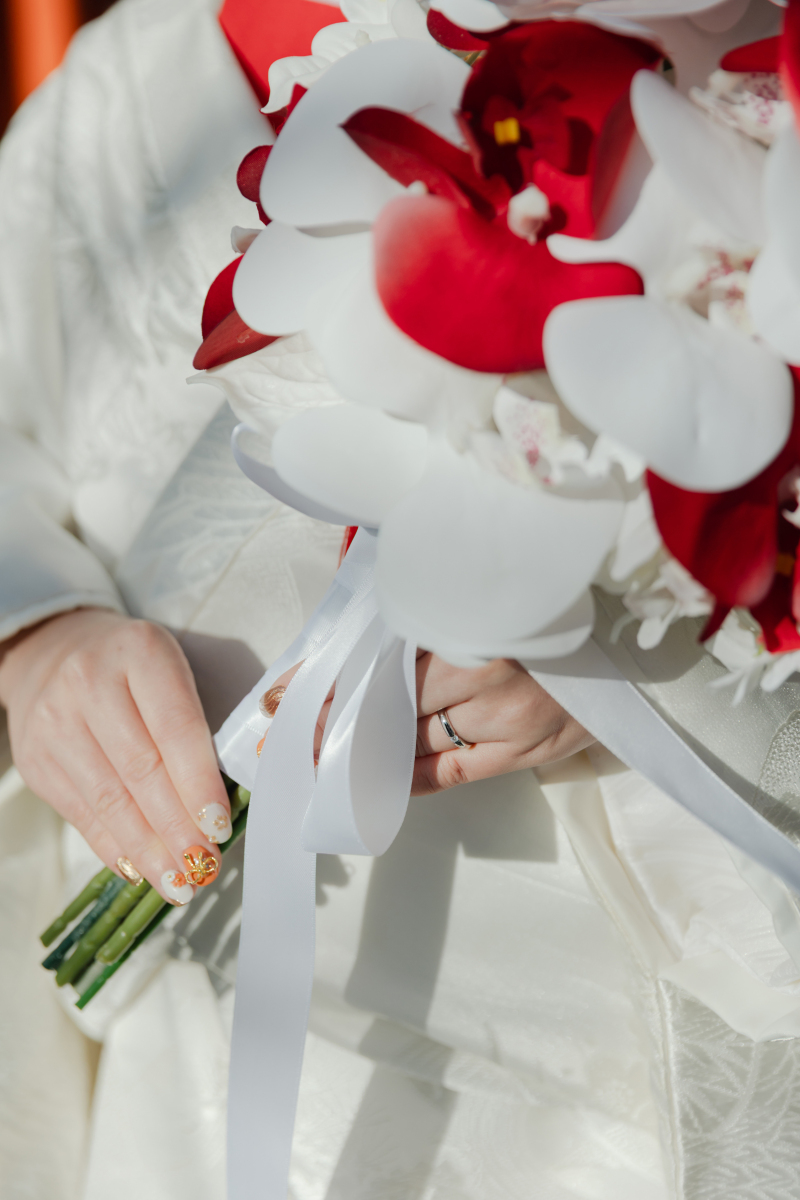 紅白を身に纏う