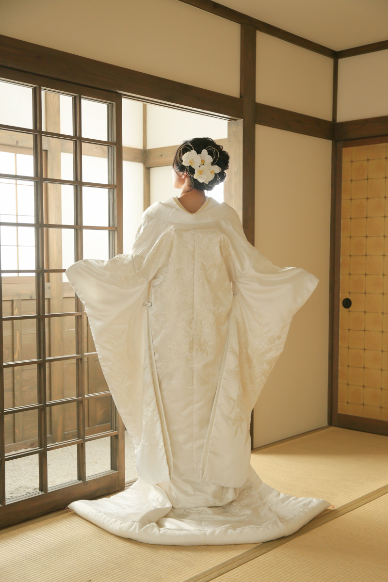 王道白無垢からカジュアル色打掛まで