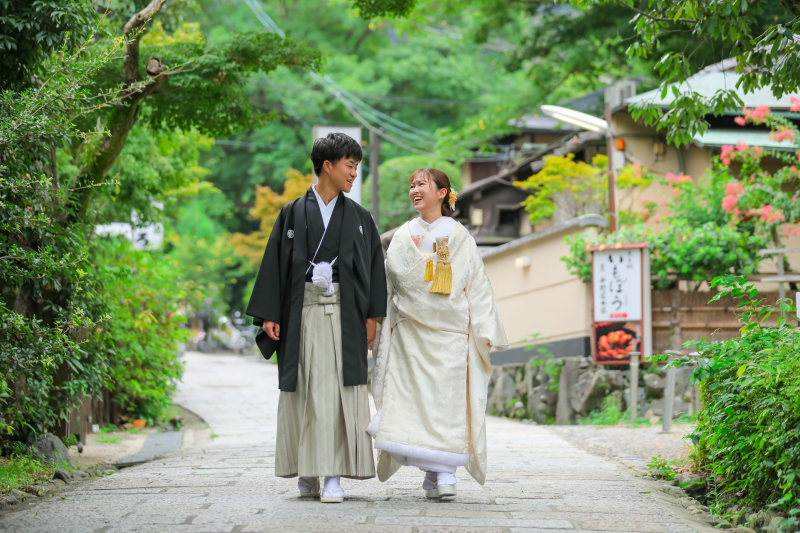 まだ新緑が綺麗な円山公園で。