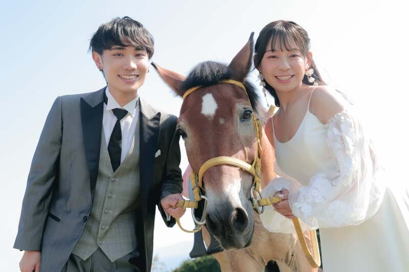 「淡路島花さじきでのロケーションフォト〜馬と花と青空に包まれて〜」