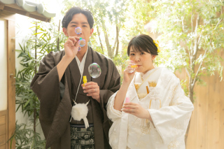 おふたりらしい屋内庭園での撮影
