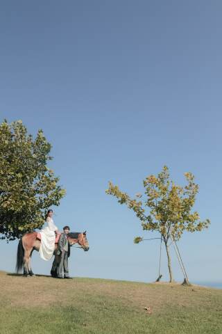 「淡路島花さじきでのロケーションフォト〜馬と花と青空に包まれて〜」