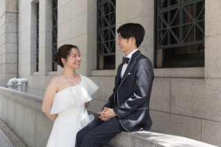 街中で楽しむウエディングフォト