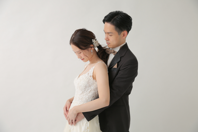 スタジオで洋装の撮影