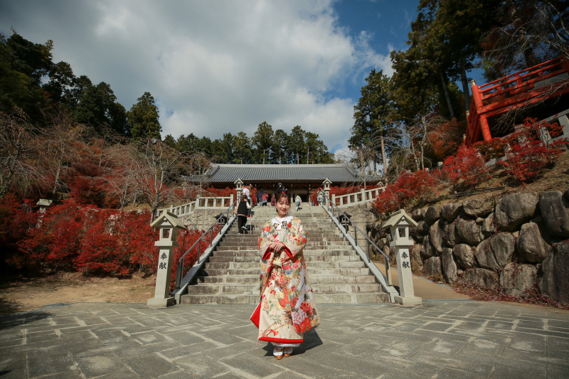 呑山観音寺で紅葉と