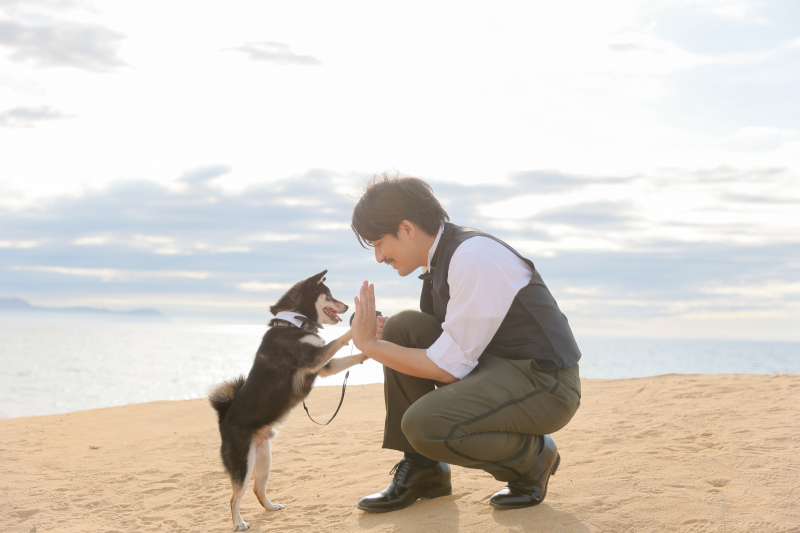 奈多海岸で叶える、大切な愛犬と一緒のウエディング撮影♡