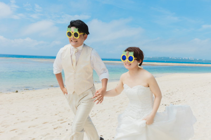 【スタジオSUNS】真夏の沖縄でビーチ撮影