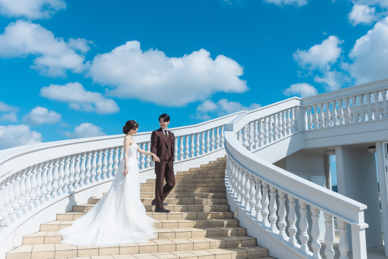 綺麗なチャペルと青い海で