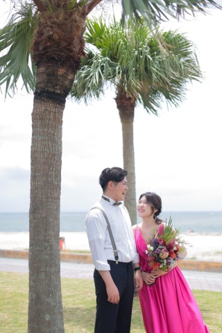 ビビットピンクのカラードレス♪^^