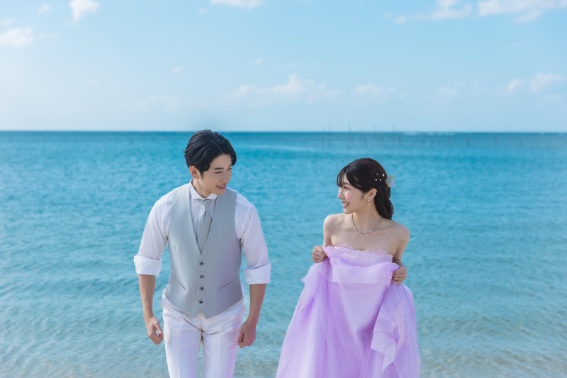 綺麗なチャペルと青い海で