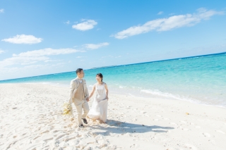 瀬底ビーチで海に入ったり空からの撮影も?!