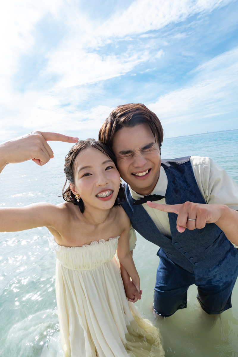 ドレスのまま海へ！インザシーで楽しむ開放感たっぷりフォト