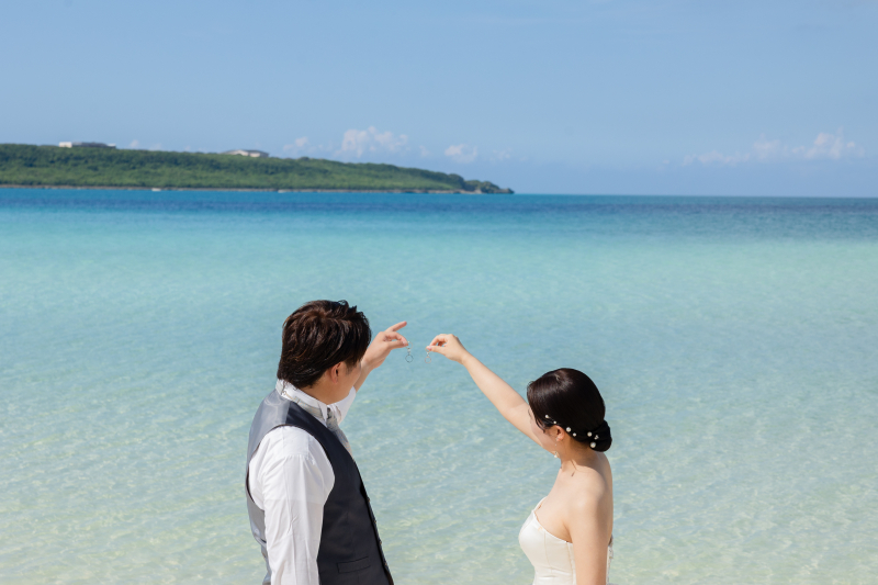 宮古島でウエディングドレスもカラードレスも!