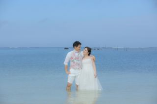 ドレスごと海へダイブ