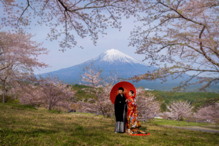 今は富士山と桜 チャペルか庭園 しっかりお伝えさせて頂きますね(*^ ^*)
