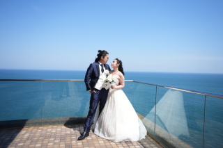 駿河湾を一望する景色の中で、最幸のマリエフルーリィのチャペルプラン