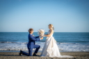 １章　開放感が魅力！静波海岸で撮影のウェディングフォトに注目