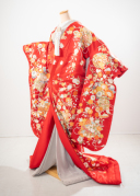 ③新作打掛【2025年7月新作登場|和装フォトウエディングで叶える華やかな一日】