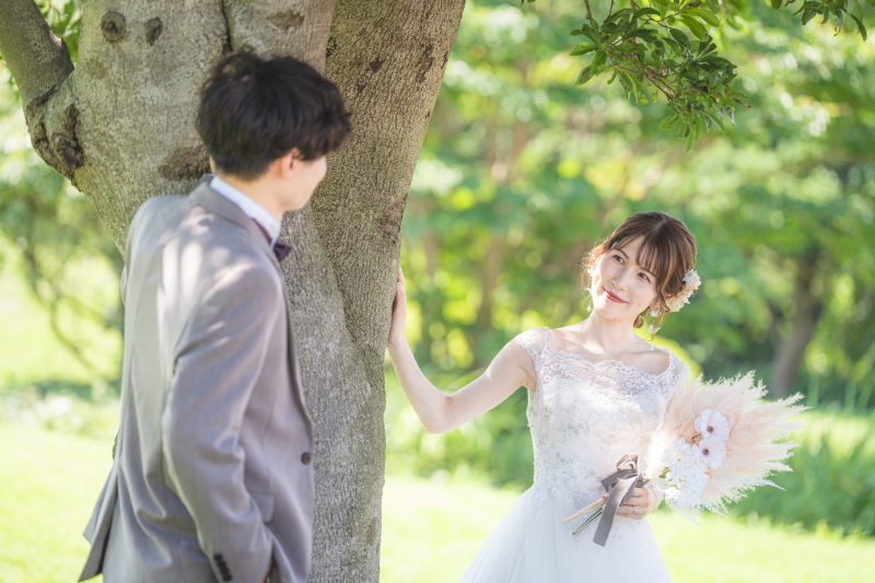 緑あふれるロケーションで残す、吉田公園のウェディングフォトとは？