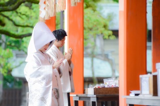 人気の「神社婚」について