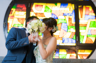 ブーケでお顔を隠して・・・♡