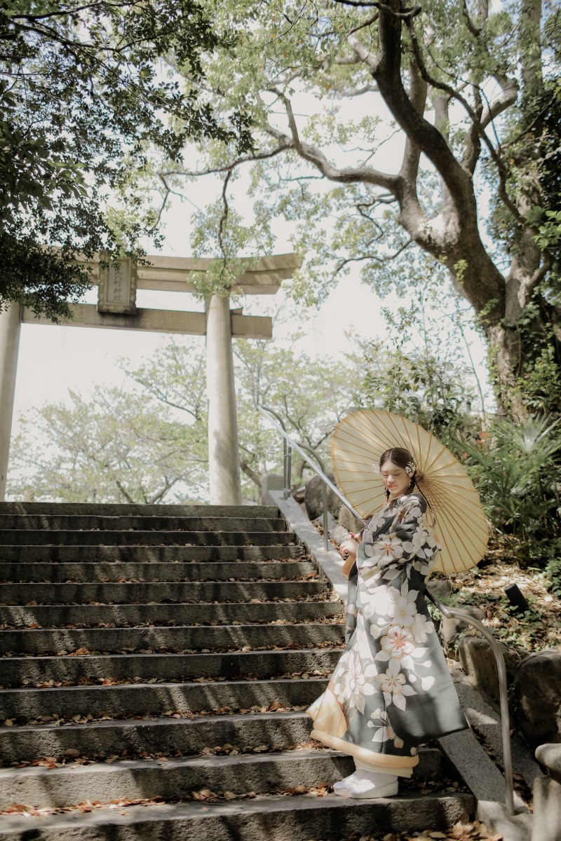 神社でロケーション撮影