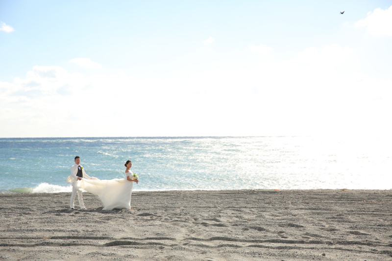 ビーチで洋装☆