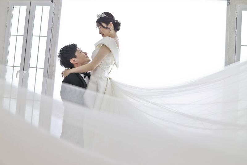 和装も洋装も、最大4着まで（白無垢＆色打掛＆白ドレス＆色ドレス）1日で撮影可！