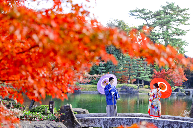 秋晴れの青空と燃える紅葉に包まれて。秋の和装前撮り
