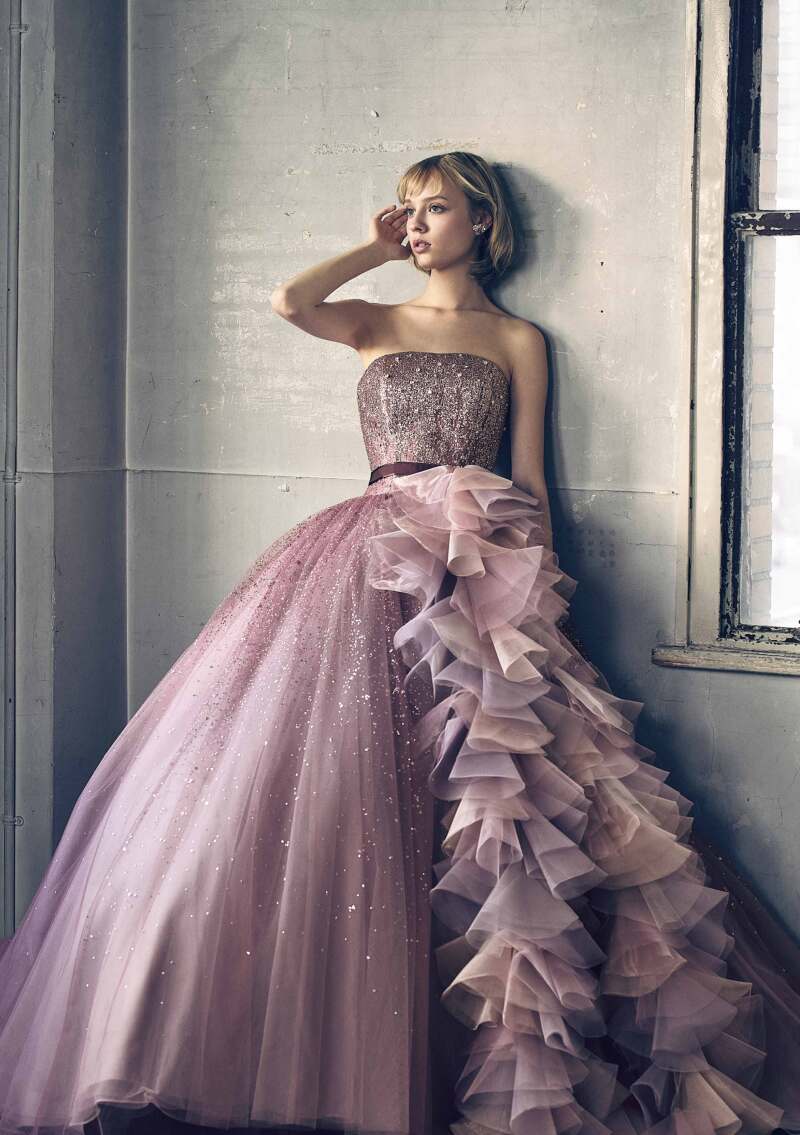 最高の一着で、あなただけの物語を紡ぐ。Asectのウェディングドレスコレクション