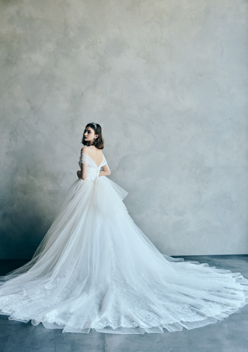 最高の一着で、あなただけの物語を紡ぐ。Asectのウェディングドレスコレクション