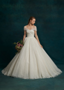 結婚式レベルのドレスやタキシードが着れちゃいます♪