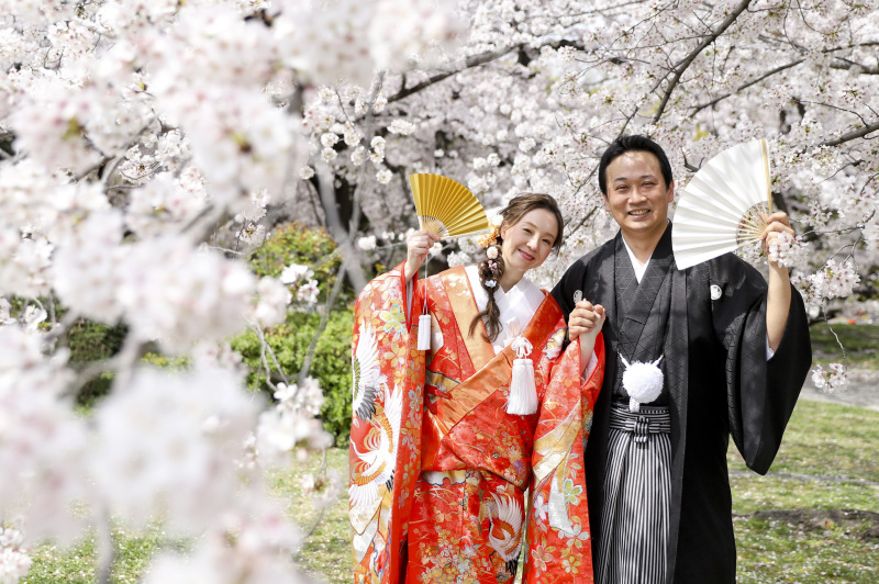 和装撮影がもっと華やかに！人気の持込小物10選で二人らしい一枚を