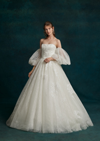 結婚式レベルのドレスやタキシードが着れちゃいます♪