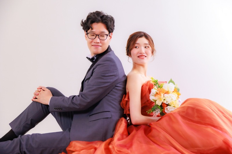 屋内スタジオだからこそ叶う、遊び心あふれる演出フォト