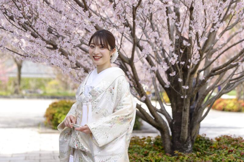 最高の瞬間を彩る「あなただけの魔法」Asectのヘアメイク