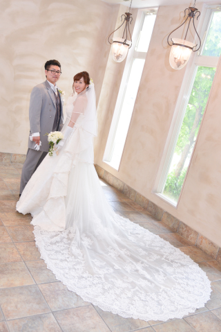 【ドレス選び】ロングトレーンのドレスの魅力とは