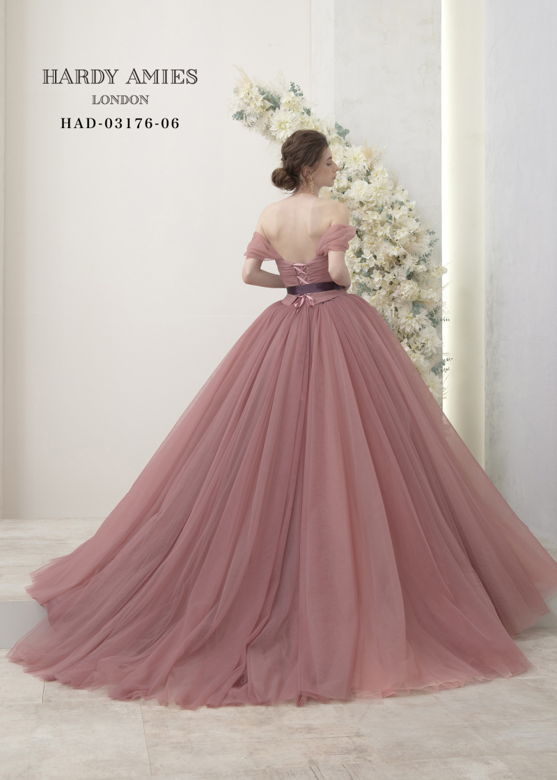 秋に着たくなる！カラードレスをご紹介&hellip;♡