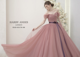 秋に着たくなる！カラードレスをご紹介&hellip;♡