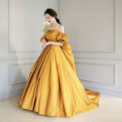 新作ドレスのご紹介♪